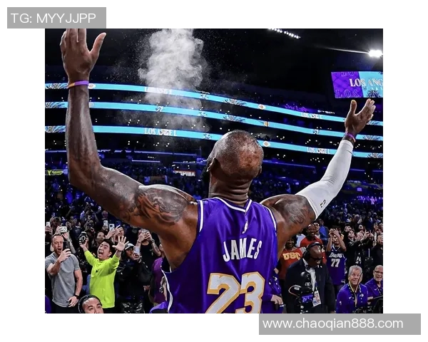 詹姆斯连续5场上演三双表现，领导湖人击败太阳